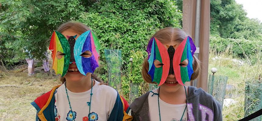 Die Fledermausmasken wurden besonders kreativ gestaltet. © FdPH/Girsch