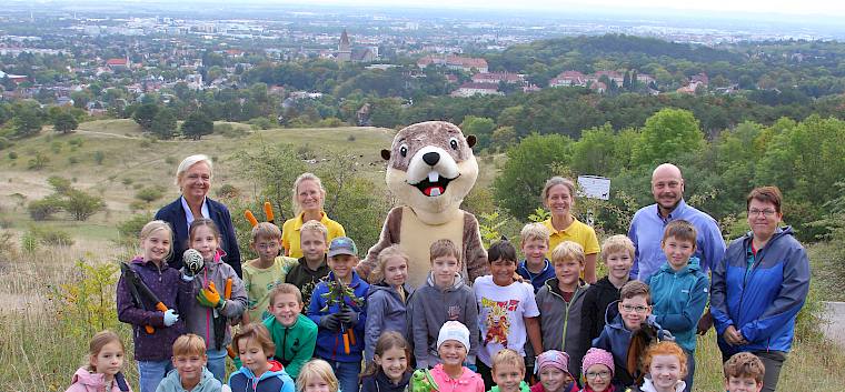 Besuch von Bürgermeisterin Andrea Kö und gf Gemeinderat Martin Fürndraht mit Perzi! Das war eine Freude für die Kinder. © FdPH