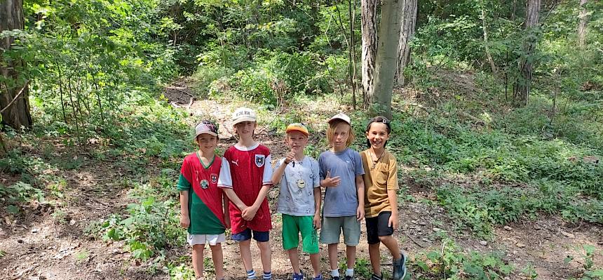 Die Kinder waren stolz auf ihre gebauten Burgen. © FdPH/Roth