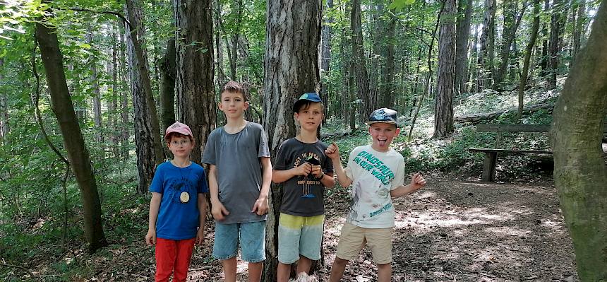 Die Kinder waren stolz auf ihre gebauten Burgen. © FdPH/Girsch