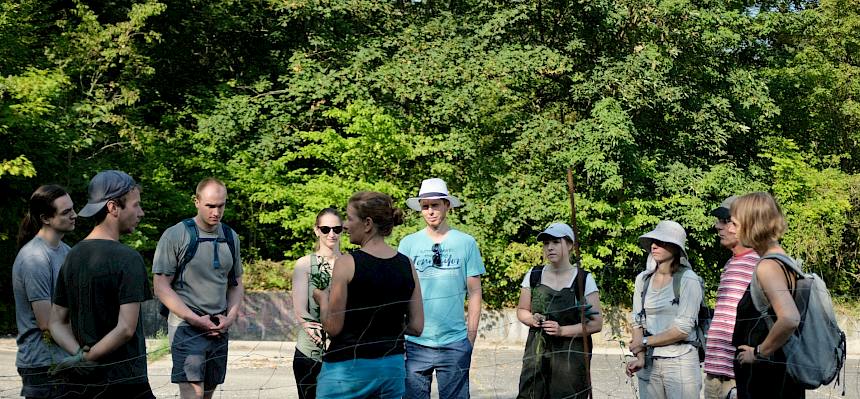 Biologin Irene Drozdowski gibt spannende Einblicke in den Lebensraum.