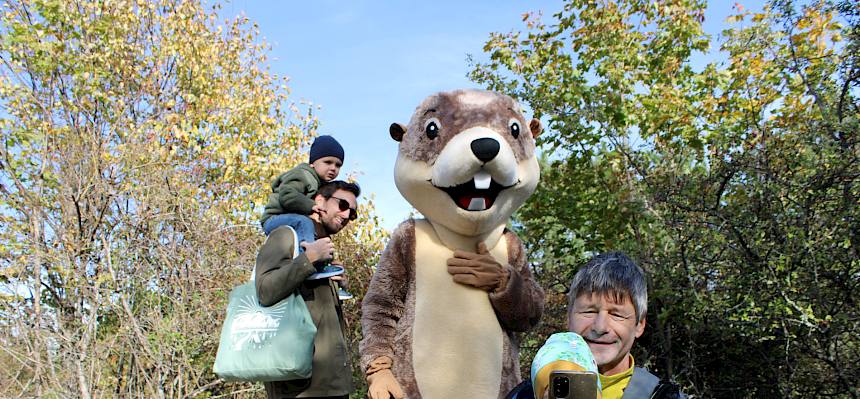 Zieselmaskottchen Perzi ist DER Hit bei den Heide-Besucher:innen. © FdPH/L.Strobl