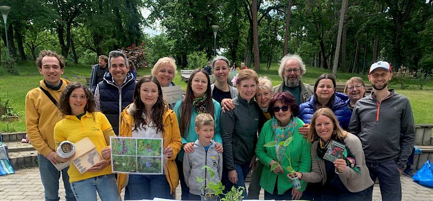 Das Team des Heidevereins beim Frühlingsfest des Gemeinschaftsgarten Begrischgarten. © NÖN/ H. Boeger