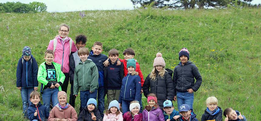 Die Kinder der 2b der VS Roseggergasse auf der Heide. © FdPH/F. Hohn