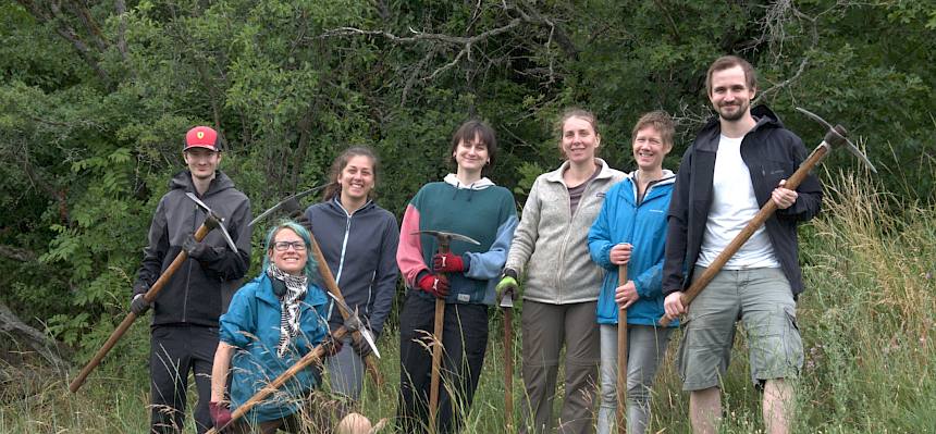 Das Team der freiwilligen Helfer:innen beim Pflegetermin am Hochberg. © LPV/H. Spitzauer