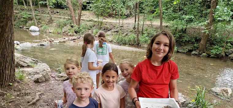Die Kinder waren stolz auf ihre Funde. ©FdPH/B. Sabek