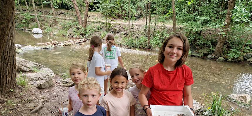 Die Kinder waren stolz auf ihre Funde. ©FdPH/B. Sabek