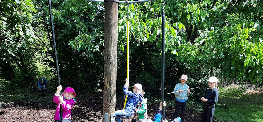 Auf dem Spielplatz konnten wir uns zwischendurch so richtig auspowern. © FdPH/S. Leischner