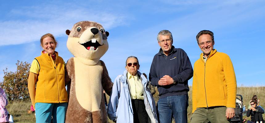 Haben in 25 Jahren gemeinsam viel für die Heide erreicht: Irene Drozdowski (Obfrau Heideverein), Elfriede Hüttner (Gründerin und erste Obfrau Heideverein), Martin Schuster (ehem. und langjähriger Bürgermeister MG Perchtoldsdorf), Alex Mrkvicka (Kassier Heideverein). © FdPH/L. Strobl
