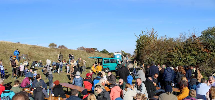 Zahlreicher Besucher kamen heute bei strahlendem Wetter auf die Heide. © FdPH/L. Strobl