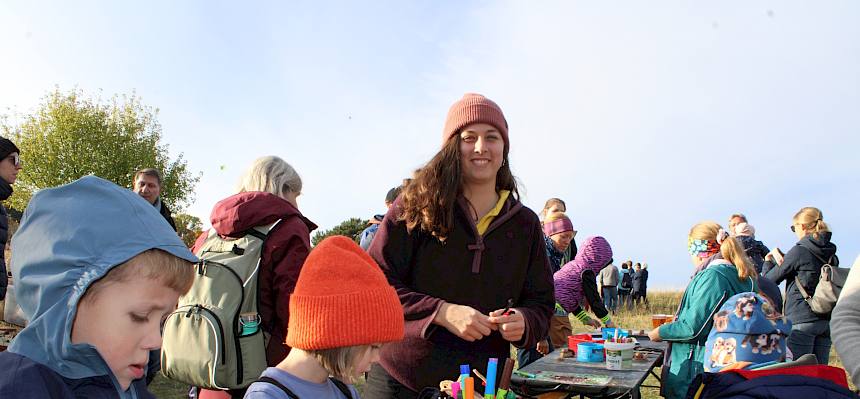 Beim Bastelstand wurde mit viel Freude gewerkt. © FdPH/L. Strobl