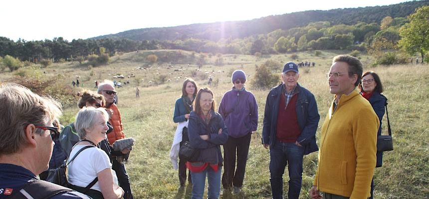 Auch für die Erwachsenen gab es eine Heideexkursion bei freiem Eintritt mit Biologe Alex. © FdPH/L. Strobl