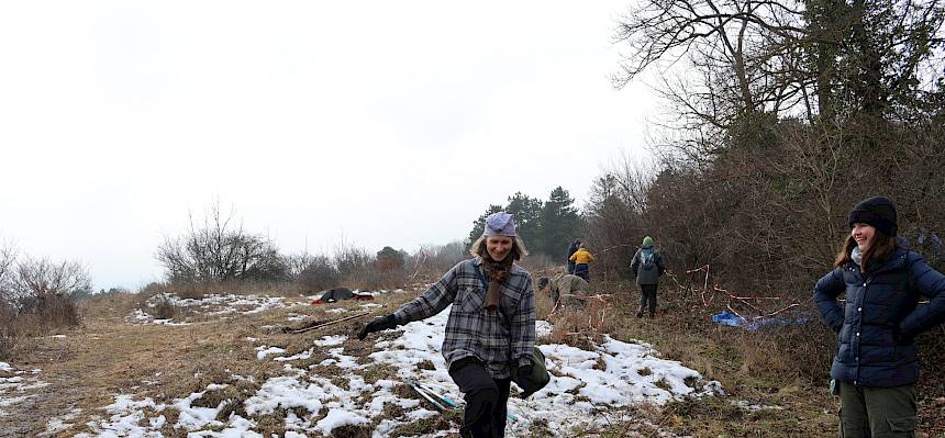 Trotz wolkenverhangenem Himmel machten die Arbeiten für den guten Zweck großen Spaß! © LPV/L. Strobl