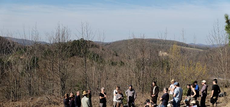 Zu Beginn gab es eine ausführliche fachliche Einführung in die heutigen Arbeitsschritte. © LPV/J. FFischer