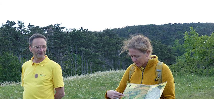 Die Heidereins-Biolog:innen erzählen Spannendes zur Geschichte der Heide. © FdPH/N. Habellöcker