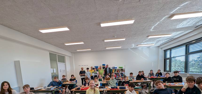 Die fleißigen Heidepfleger:innen der 2f des BG/BRG Perchtoldsdorf. © FdPH/M. Riedel