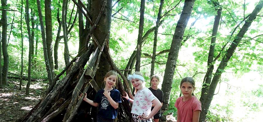Wer wohnt denn in diesem Tipi? © FdPH