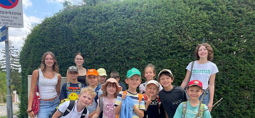 11 Kinder erforschten heute im Rahmen des Perchtoldsdorfer Ferienspielprogramms gemeinsam mit unserer Naturvermittlerin die faszinierende Tierwelt des Perchtoldsdorfer Waldes und der Heide. © FdPH/A. Lembke