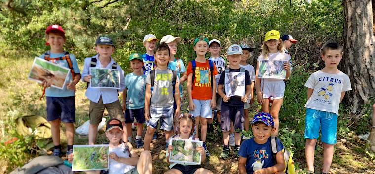 17 Kinder erforschten heute Vormittag im Rahmen des Perchtoldsdorfer Ferienspielprogramms gemeinsam mit unserer Naturvermittlerin die faszinierende Tierwelt von Wald und Heide. © FdPH/B. Sabek