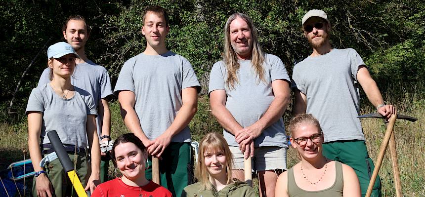 Seit vielen Jahren jedes Jahr bei der Heidepflegewoche mit dabei: das Team des Botanischen Gartens Wien © FdPH/L. Strobl