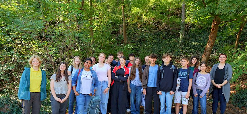 Schüler:innen der 5A des BG&BRG Perchtoldsdorf bei der Heidepflegewoche © FdPH/A. Mrkvicka