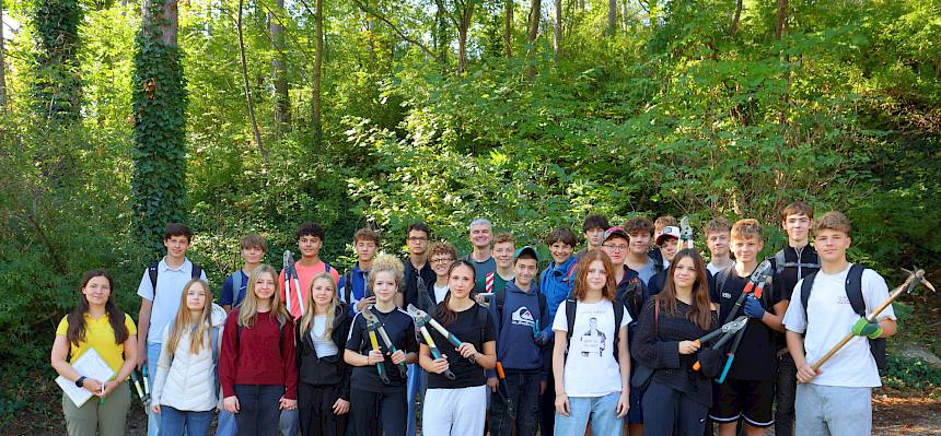 Schüler:innen der 5C des BG&BRG Perchtoldsdorf bei der Heidepflegewoche © FdPH/A. Mrkvicka